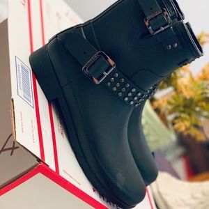 NEW HUNTER RAIN BOOTS Size 8